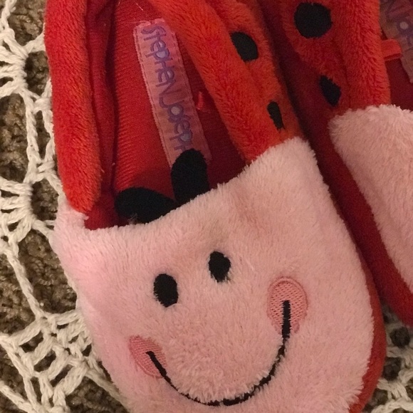Girls ladybug slippers - Picture 2 of 3